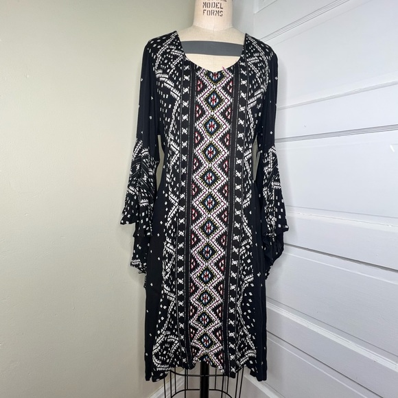 Embroidered front Boho Dress Bell sleeves Small New NWT - Picture 1 of 9